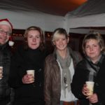 Auch beim Wintermarkt vor der Kirche war die Stimmung sehr gut