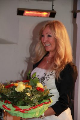 Einen Blumengruß durften wir an Judith von Floristik Hering & Söhne Zörbig übergeben