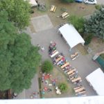 Der Kirchplatz von oben