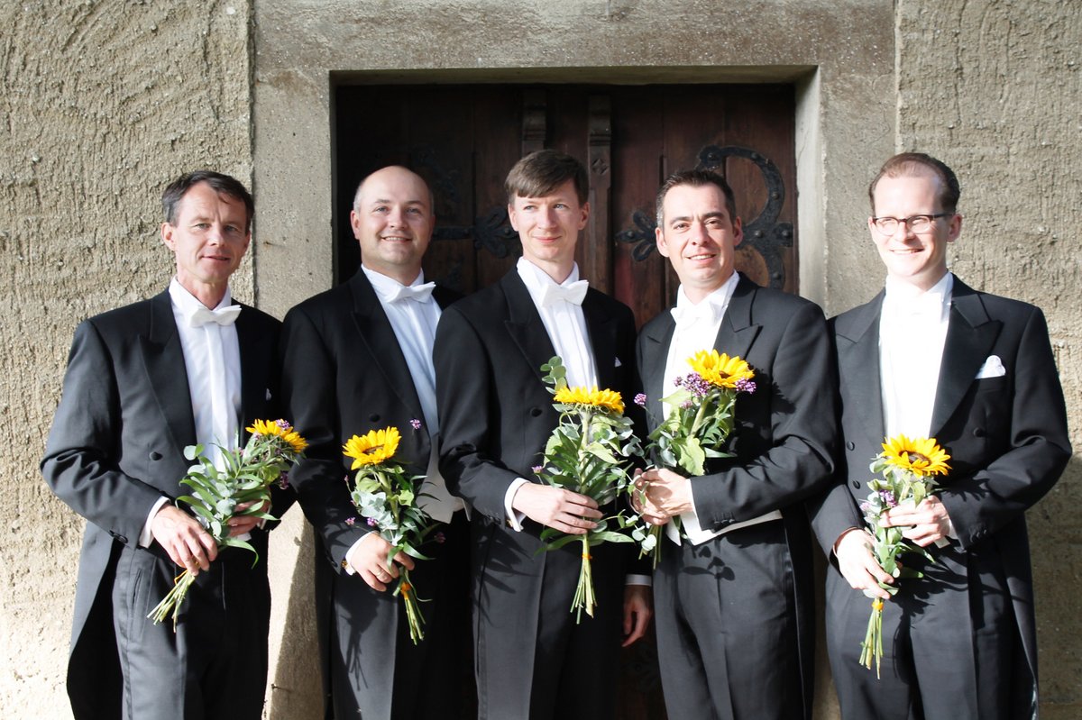 Die Five Gentleman vor unserer Kirche Mösthinsdorf