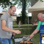 Leckere Bratwürstchen gabs direkt vom Grill