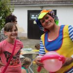 Tolle Ballons modellierte Clown Silli für alle Kinder