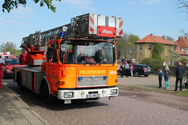 Drehleiter DLK 23-12 Feuerwehr Mösthinsdorf