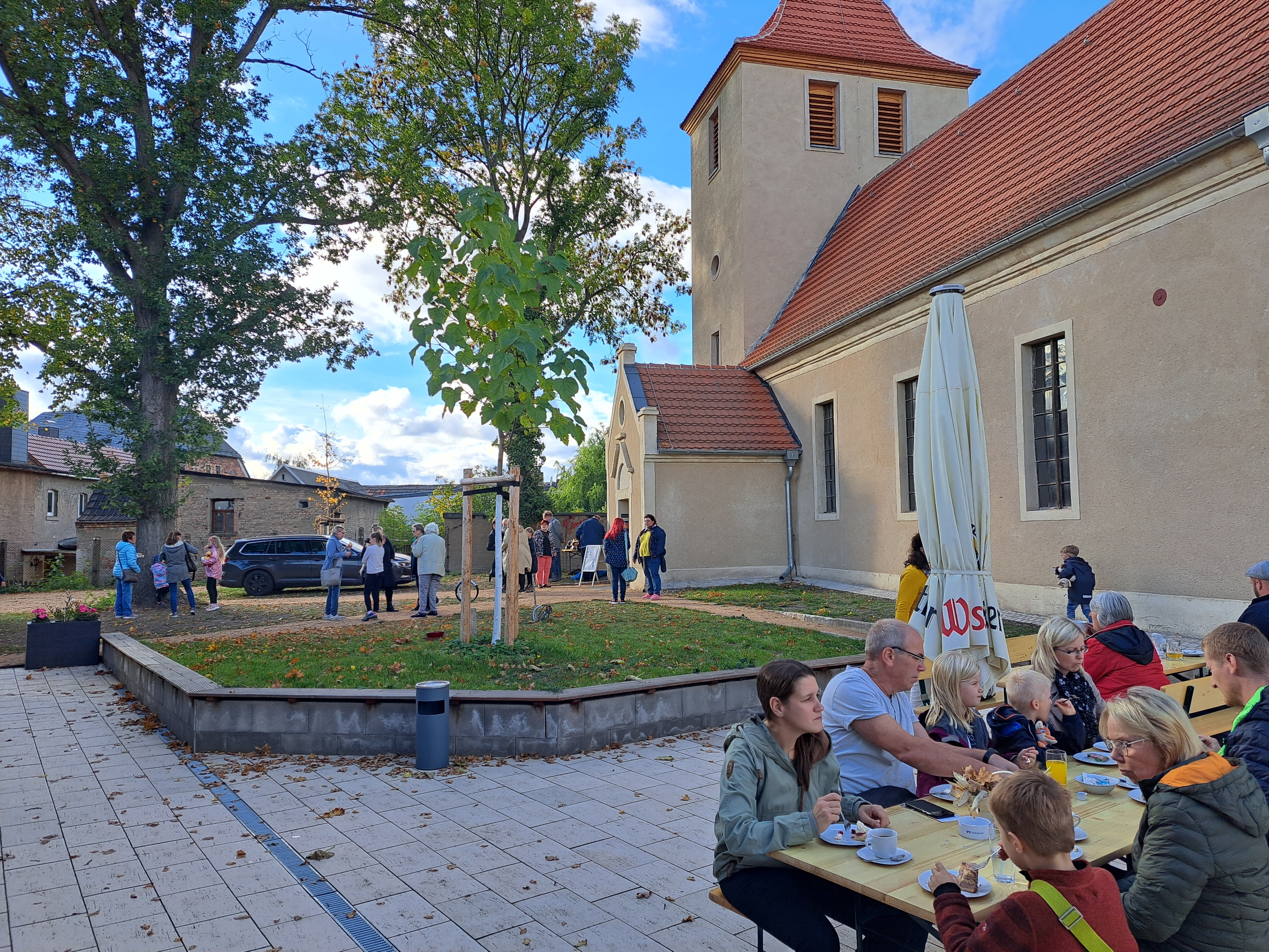 Gäste im Kirchgarten