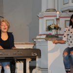 Hannah & Maura präsentierten perfekt abgestimmte Zweistimmigkeit