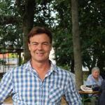 Volker Bengl im Kirchgarten Mösthinsdorf
